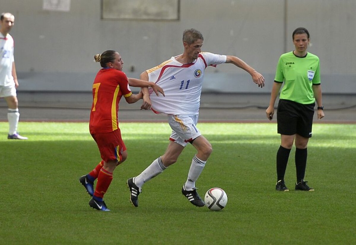 FOTO Naționala feminină de fotbal a jucat un meci cu selecționata Ministerului Afacerilor Externe