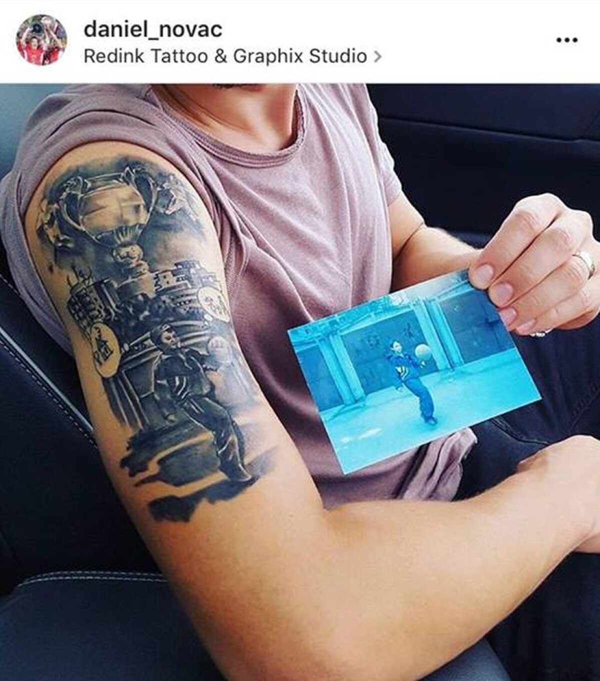 Tatuaj original al unui fotbalist din Liga 1 » O poză din copilărie și cea mai mare performanță au ajuns pe brațul său