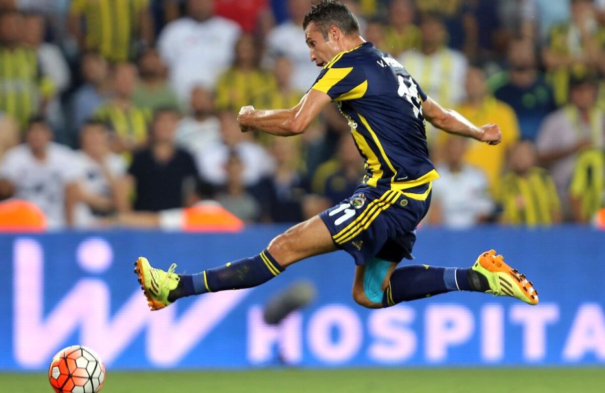 Coleg cu Van Persie? Două cluburi importante din Europa vor să cumpere un fotbalist de la Viitorul!