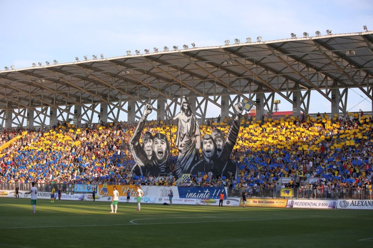 VIDEO+FOTO Imagini ULUITOARE din Liga a 4-a: peste 13.000 de oameni și coregrafii 3D spectaculoase la meciul care a adus promovarea Petrolului în Liga a 3-a 