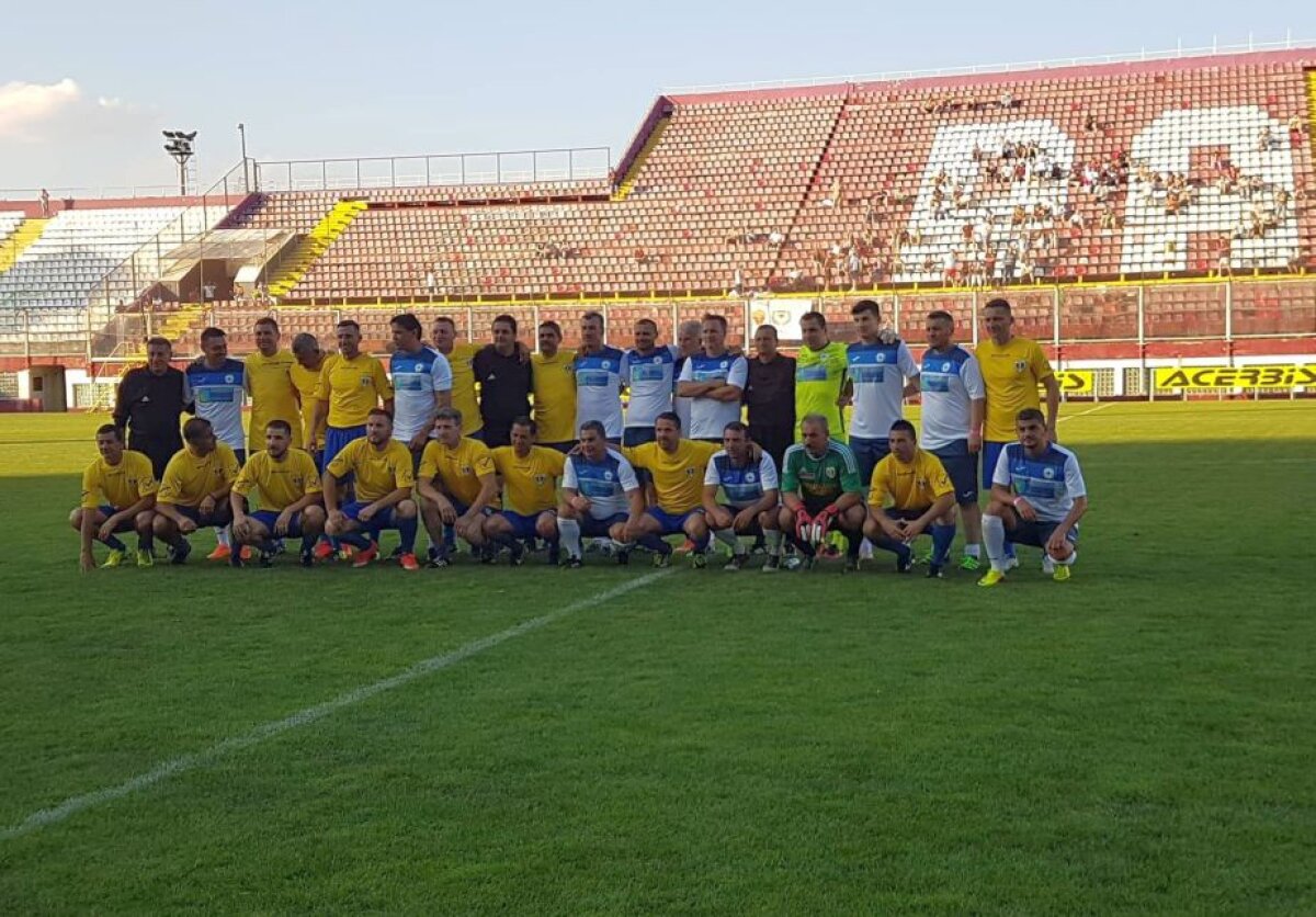 VIDEO+FOTO » Adio, bătrâne! Ultimele meciuri pe Giulești, înainte de demolare: Rapid a câștigat patrulaterul de gală, în fața a 3.000 de suporteri