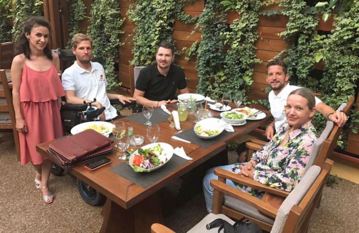 FOTO Vizită-surpriză pentru Mihai Neşu » Un star al lui Napoli şi-a arătat susţinerea pentru fundaţia românului