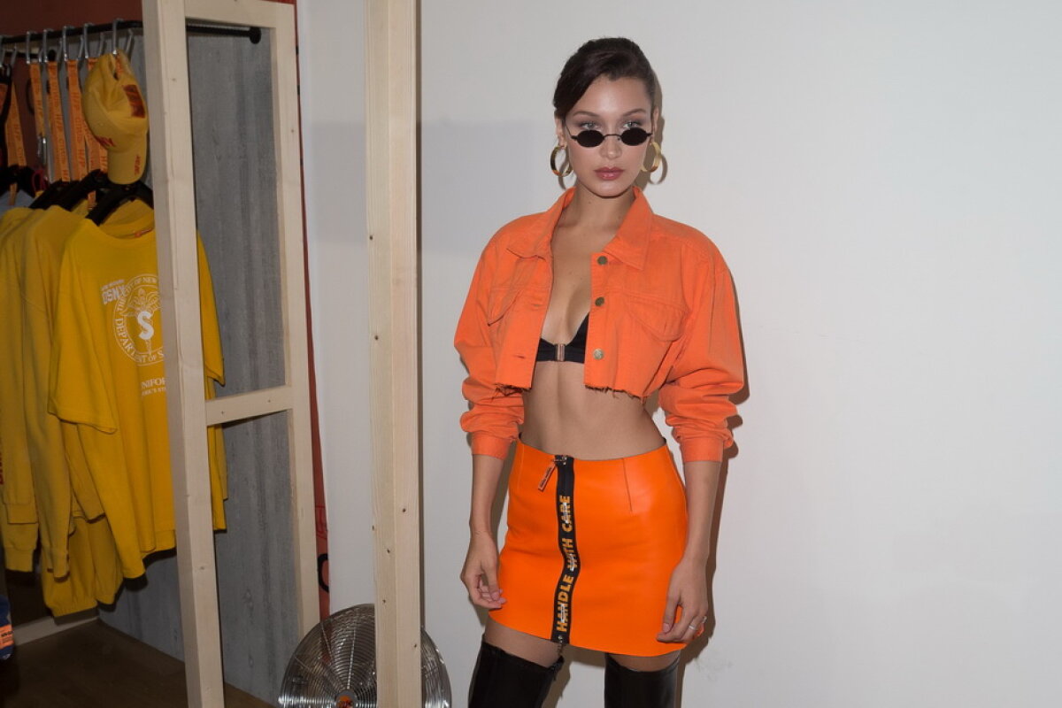 GALERIE FOTO Bella Hadid a ieșit pe stradă direct în sutien! Bărbații au rămas ca la dentist
