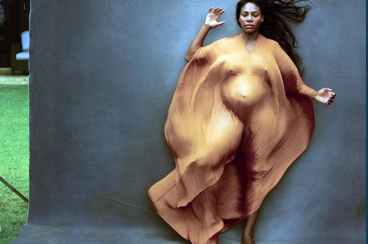 FOTO Însărcinată în luna a 6-a, Serena a pozat goală pe coperta revistei Vanity Fair