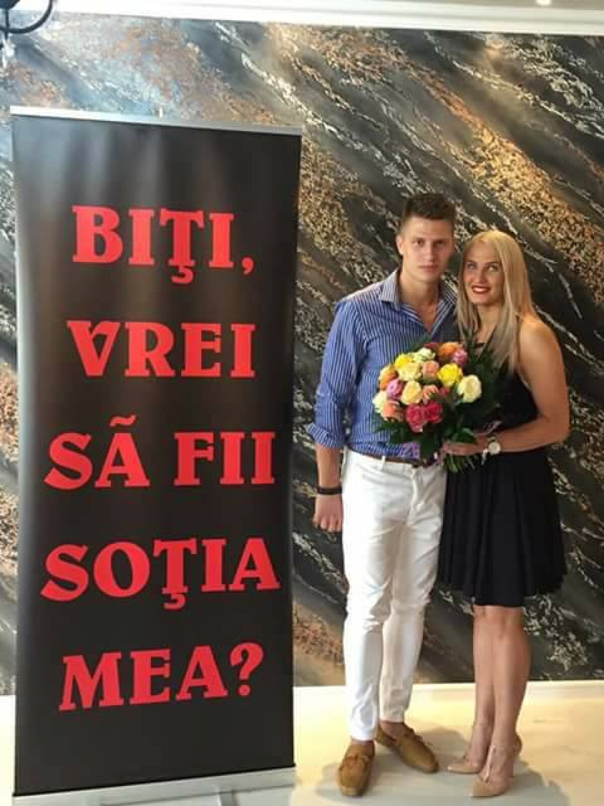 O pereche de handbalişti, aproape de nuntă » Ea a fost cerută de soție într-un moment inedit