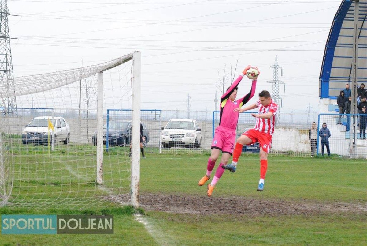 EXCLUSIV Cine e Andrei Vlad, portarul rebel care le-a învrăjbit pe CS U și FCSB, alegând o suspendare enormă decât să mai stea la Craiova + Reacția lui Becali: "Nu risc nici pentru Iașin!"