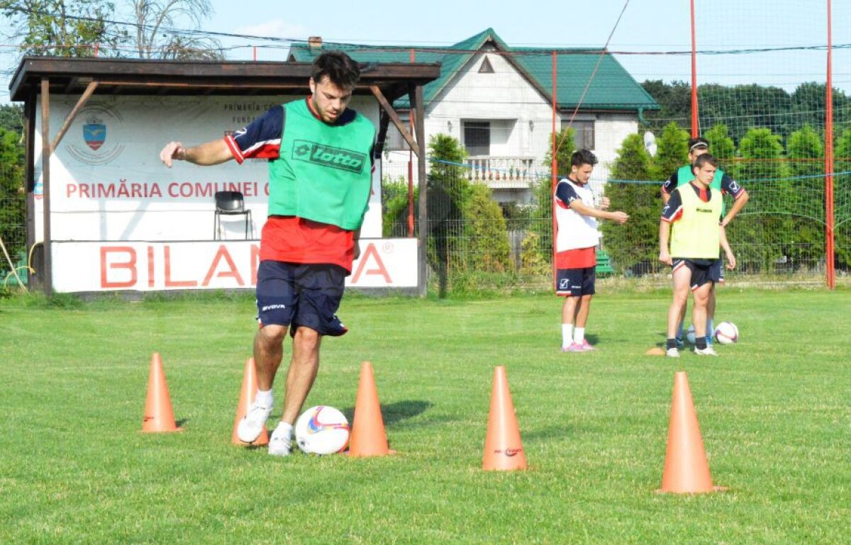 VIDEO + FOTO O zi în cantonamentul naționalei fără contract » Imagini de la antrenamente, ședințe tehnice și recuperare! Cum se pregătesc fotbaliștii care își caută echipă 