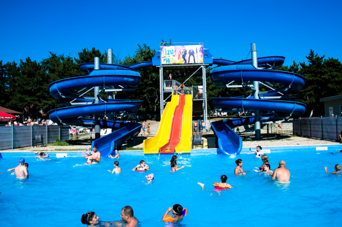 Top piscine, ștranduri și aquapark-uri din București » GHID COMPLET: dotări + program + tarife