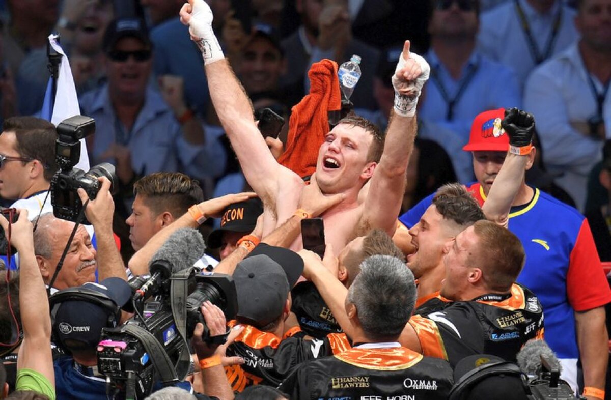 VIDEO + FOTO Șoc în box! Pacquiao, învins de un fost profesor » Filipinezul și-a pierdut centura WBO după un meci controversat