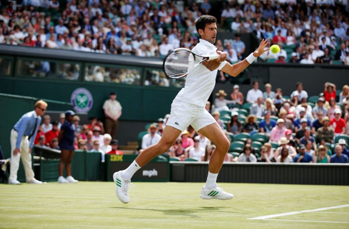 FOTO Wimbledon, ziua 2 » Scenarii identice pentru Djokovici şi Federer: au stat pe teren doar 44 de minute