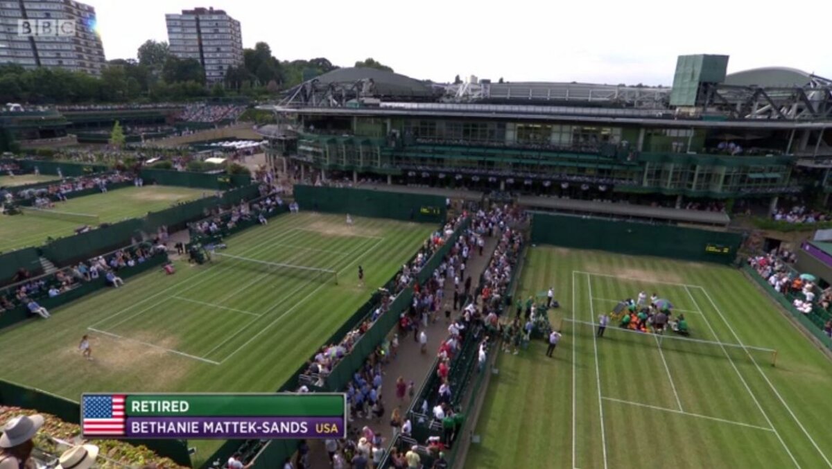 VIDEO ATENȚIE, IMAGINI TULBURĂTOARE Moment ȘOCANT la Wimbledon! Bethanie Mattek-Sands, adversara Soranei, s-a accidentat ORIBIL în timpul meciului! Sorana a început să plângă! Americanca a fost scoasă cu targa de pe teren!