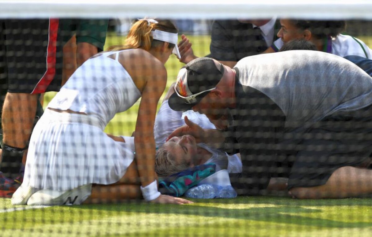 VIDEO ATENȚIE, IMAGINI TULBURĂTOARE Moment ȘOCANT la Wimbledon! Bethanie Mattek-Sands, adversara Soranei, s-a accidentat ORIBIL în timpul meciului! Sorana a început să plângă! Americanca a fost scoasă cu targa de pe teren!