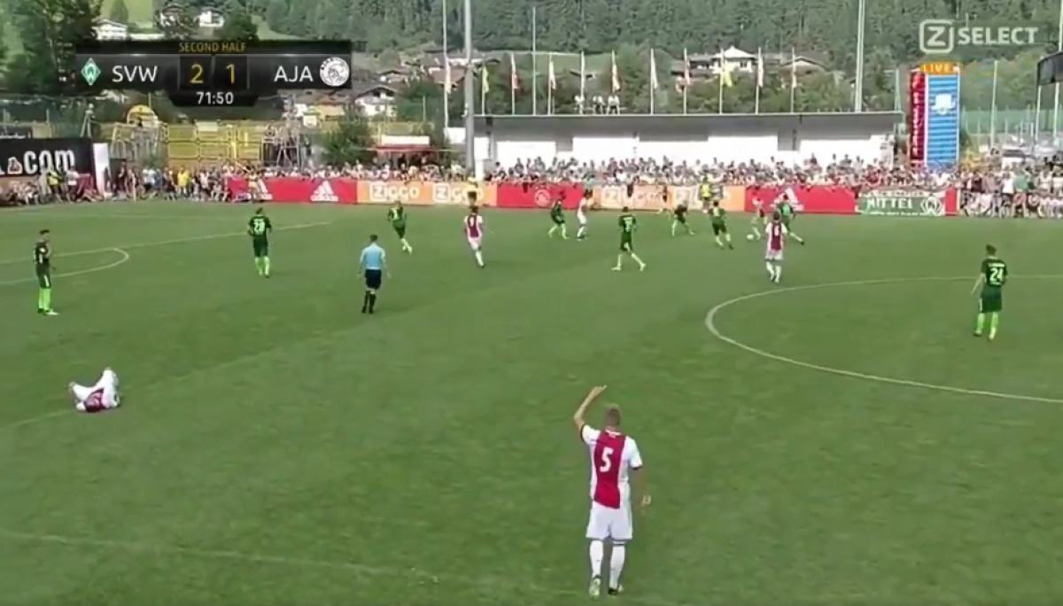 FOTO » Nouri s-a prăbușit pe gazon și a fost dus cu elicopterul la spital! Jucătorul e în comă indusă!