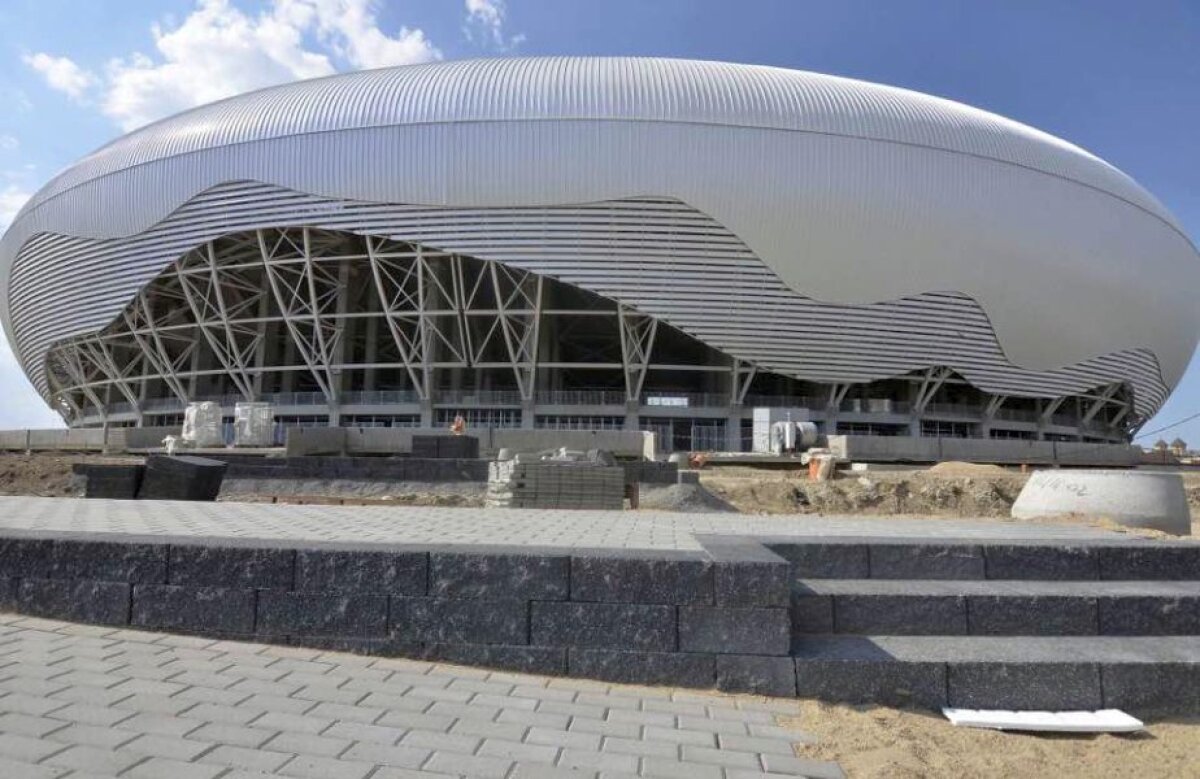 FOTO Imagini spectaculoase de pe noua arenă din Bănie » Stadionul arată superb și în interior