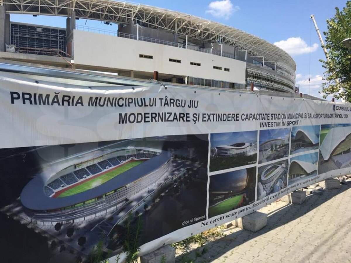 EXCLUSIV VIDEO + FOTO Noi imagini de la unul dintre stadioanele care se construiesc în România! Se pun la punct ultimele detalii la exterior 