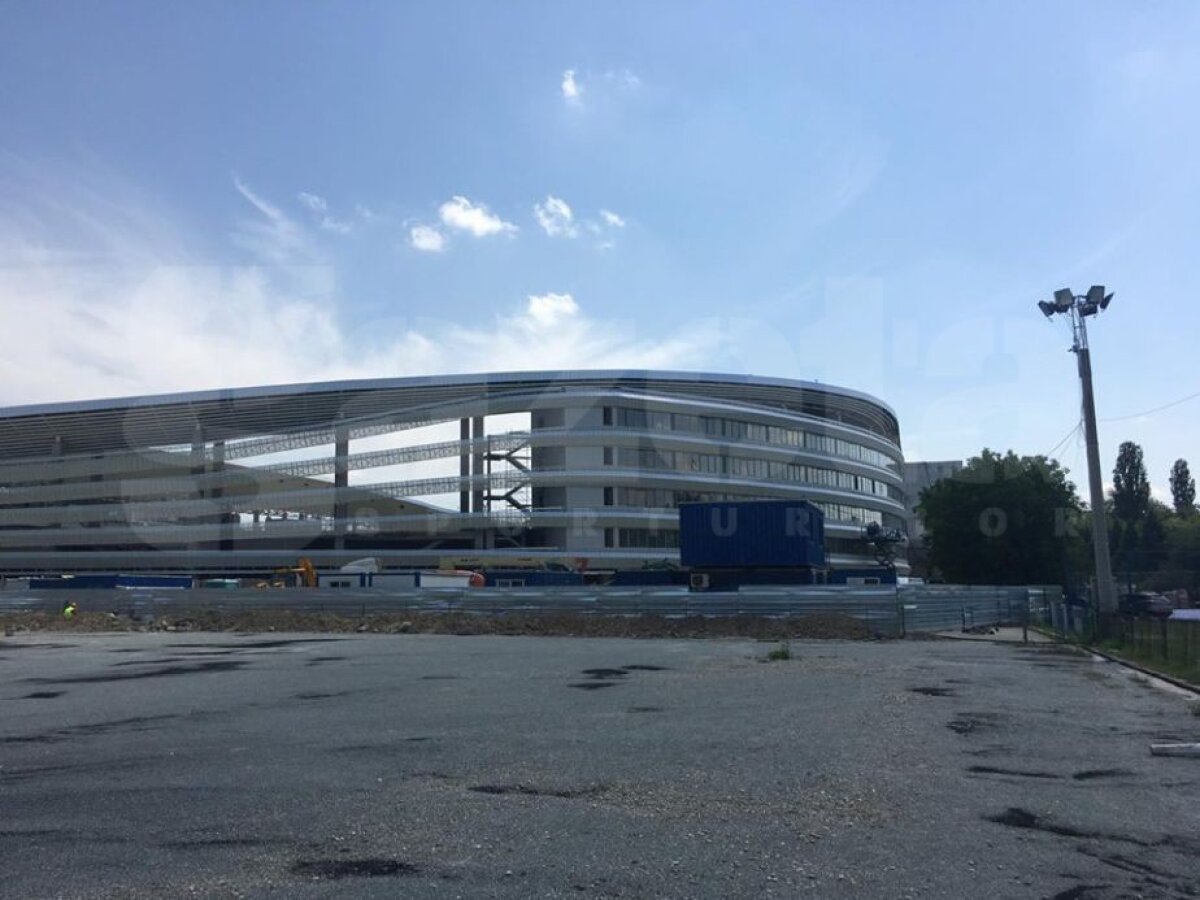 EXCLUSIV VIDEO + FOTO Noi imagini de la unul dintre stadioanele care se construiesc în România! Se pun la punct ultimele detalii la exterior 