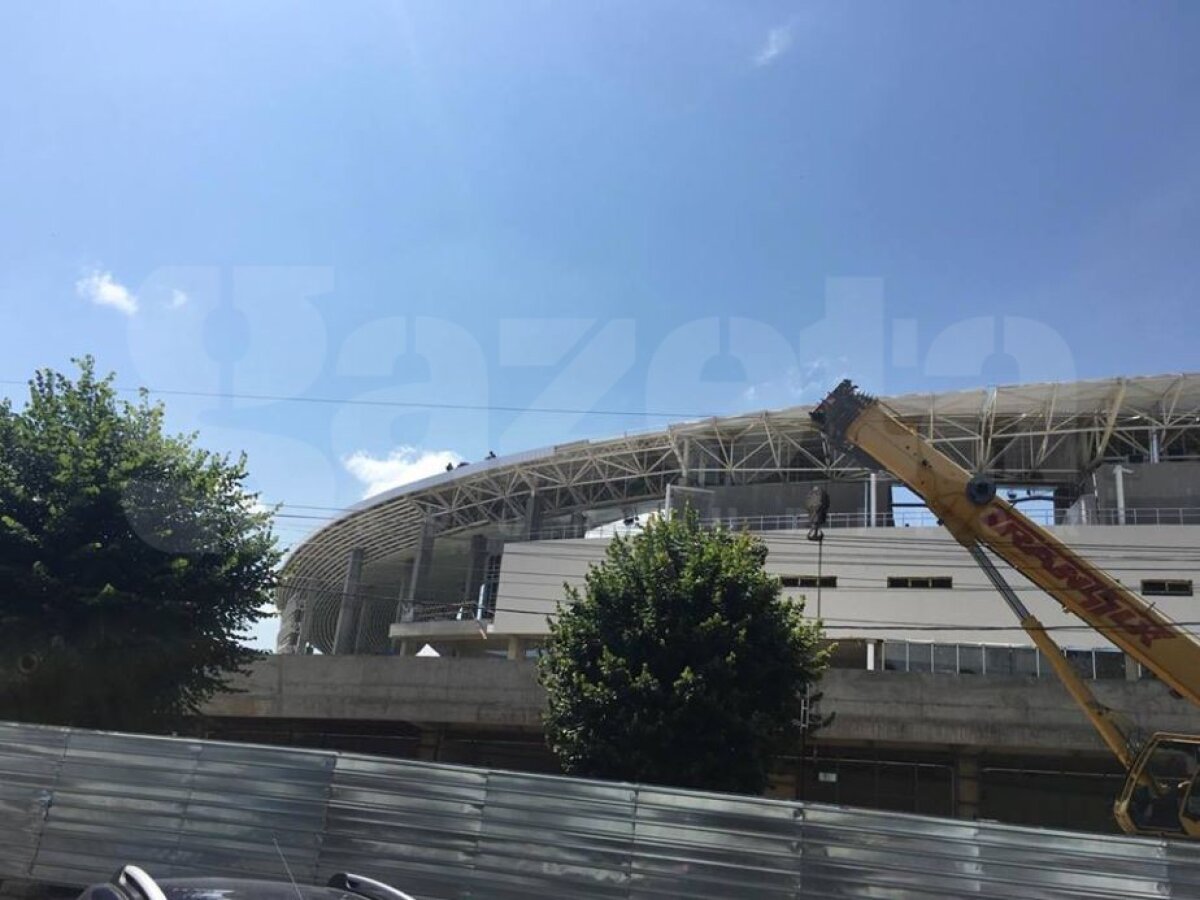 EXCLUSIV VIDEO + FOTO Noi imagini de la unul dintre stadioanele care se construiesc în România! Se pun la punct ultimele detalii la exterior 