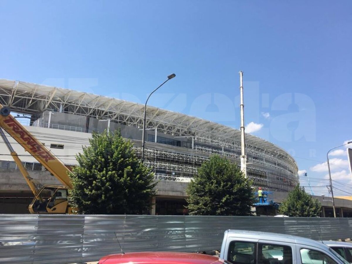 EXCLUSIV VIDEO + FOTO Noi imagini de la unul dintre stadioanele care se construiesc în România! Se pun la punct ultimele detalii la exterior 