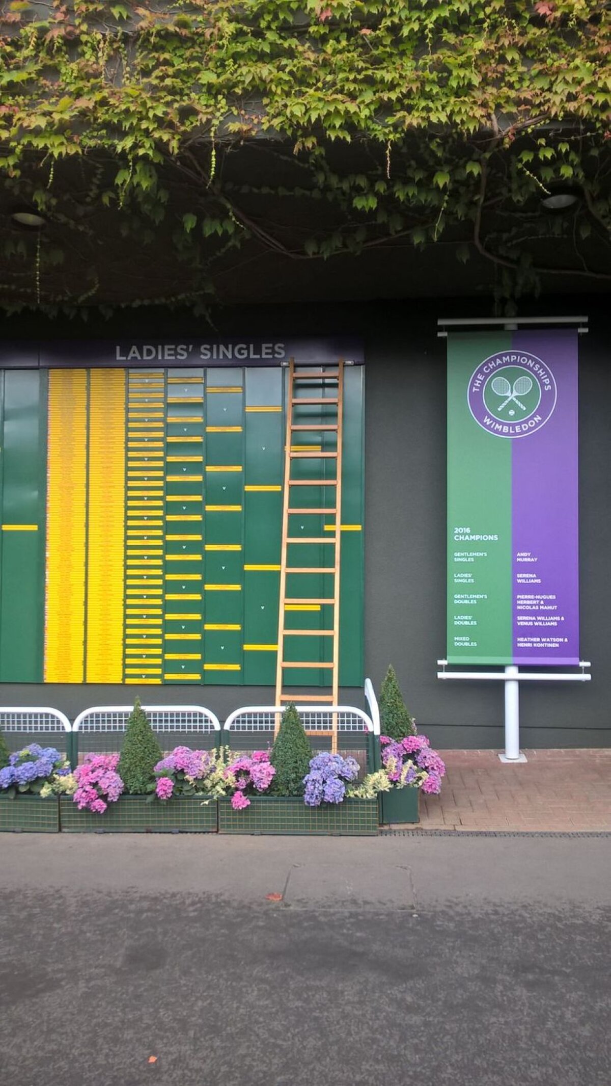 SIMONA HALEP vs. JOHANNA KONTA. VIDEO și FOTO » Corespondență de la Londra » Welcome to Wimbledon! Reportaj înaintea unui meci în care Simona Halep poate scrie istorie