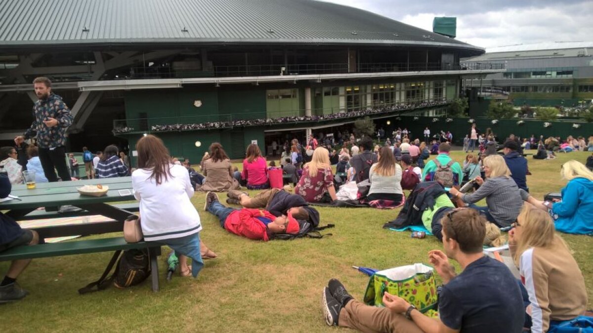 SIMONA HALEP vs. JOHANNA KONTA. VIDEO și FOTO » Corespondență de la Londra » Welcome to Wimbledon! Reportaj înaintea unui meci în care Simona Halep poate scrie istorie