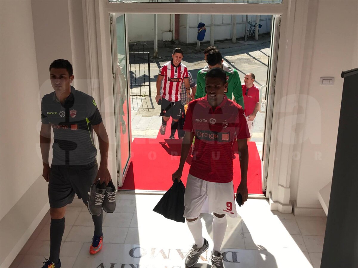 GALERIE FOTO Dinamo și-a prezentat azi cele 4 echipamente pentru sezonul viiitor! Surpriză pentru fani 