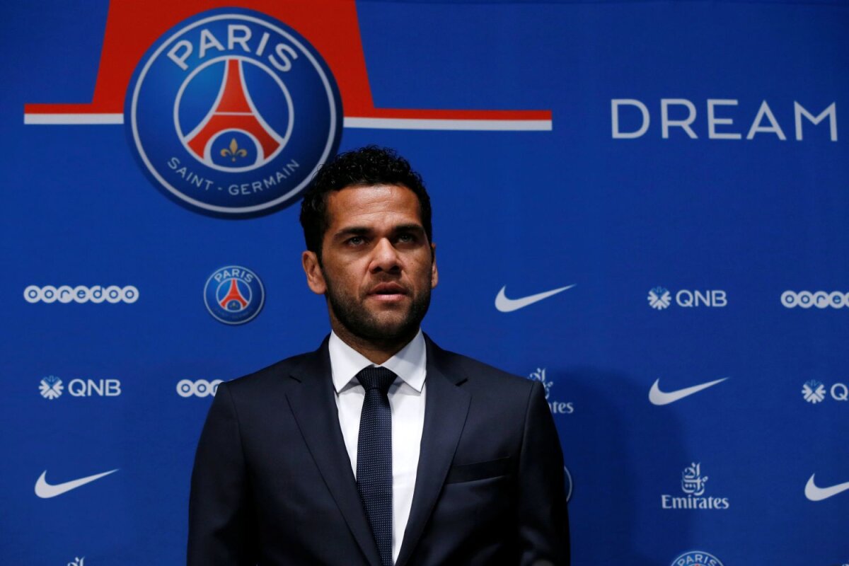VIDEO&FOTO E oficial! Dani Alves i-a spulberat visele lui Pep și a semnat cu PSG: ”Vreau să devin campion”