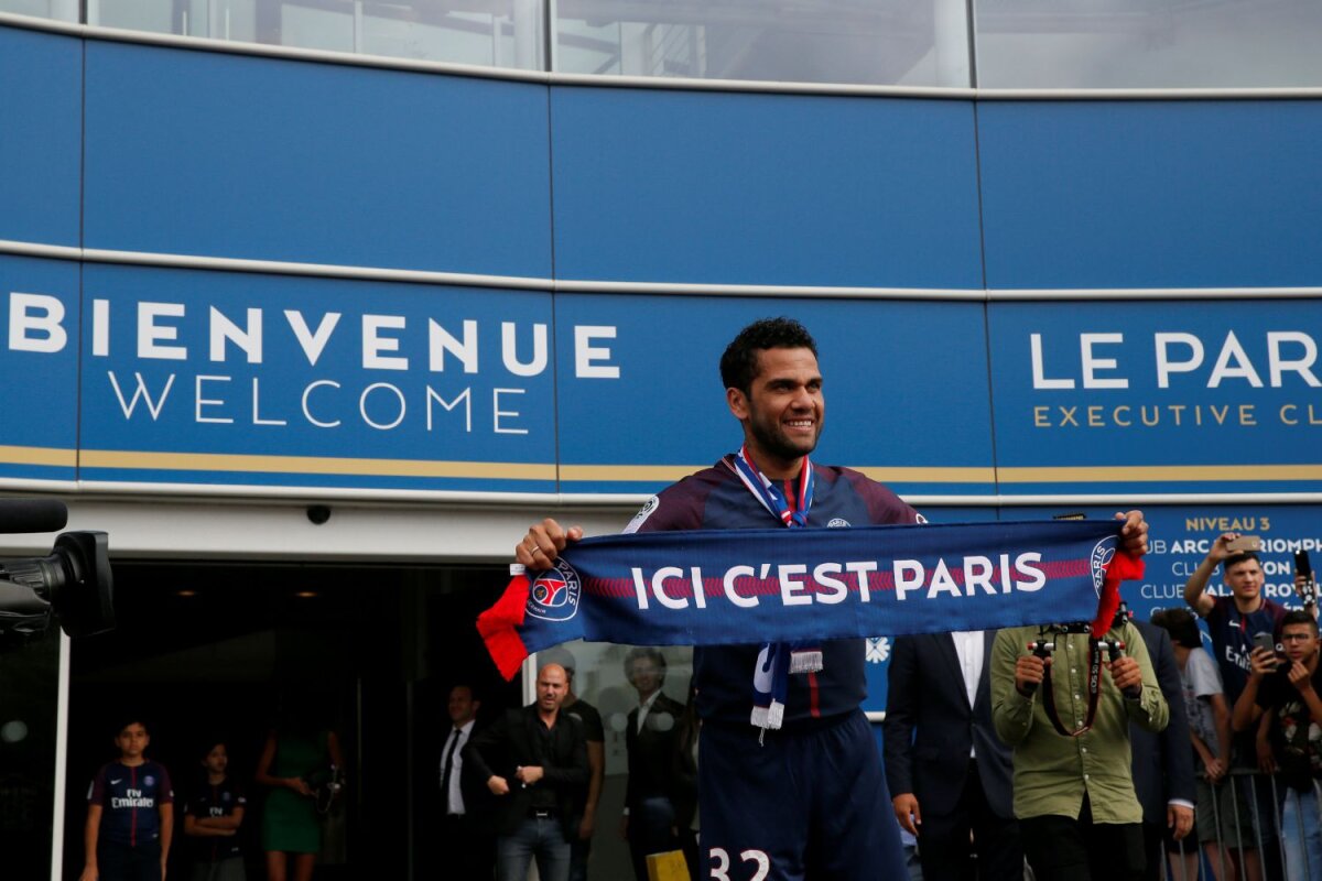 VIDEO&FOTO E oficial! Dani Alves i-a spulberat visele lui Pep și a semnat cu PSG: ”Vreau să devin campion”