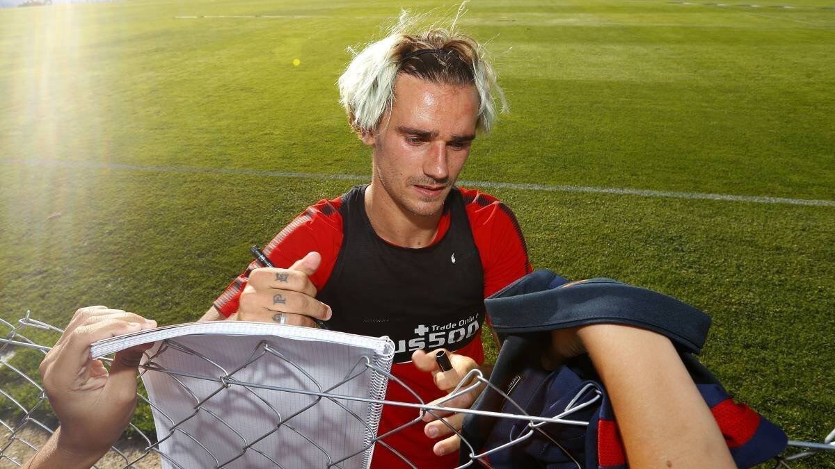 A pierdut Griezmann vreun pariu când și-a schimbat coafura? E comparat cu lame și ogari afgani!