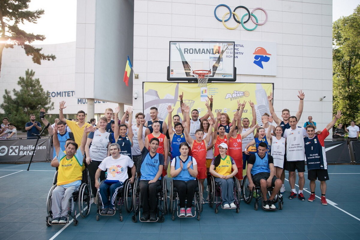 GALERIE FOTO Sportivii de legendă ai României s-au întrecut pe terenul de baschet » Mihai Covaliu a făcut spectacol în fața sediului COSR!