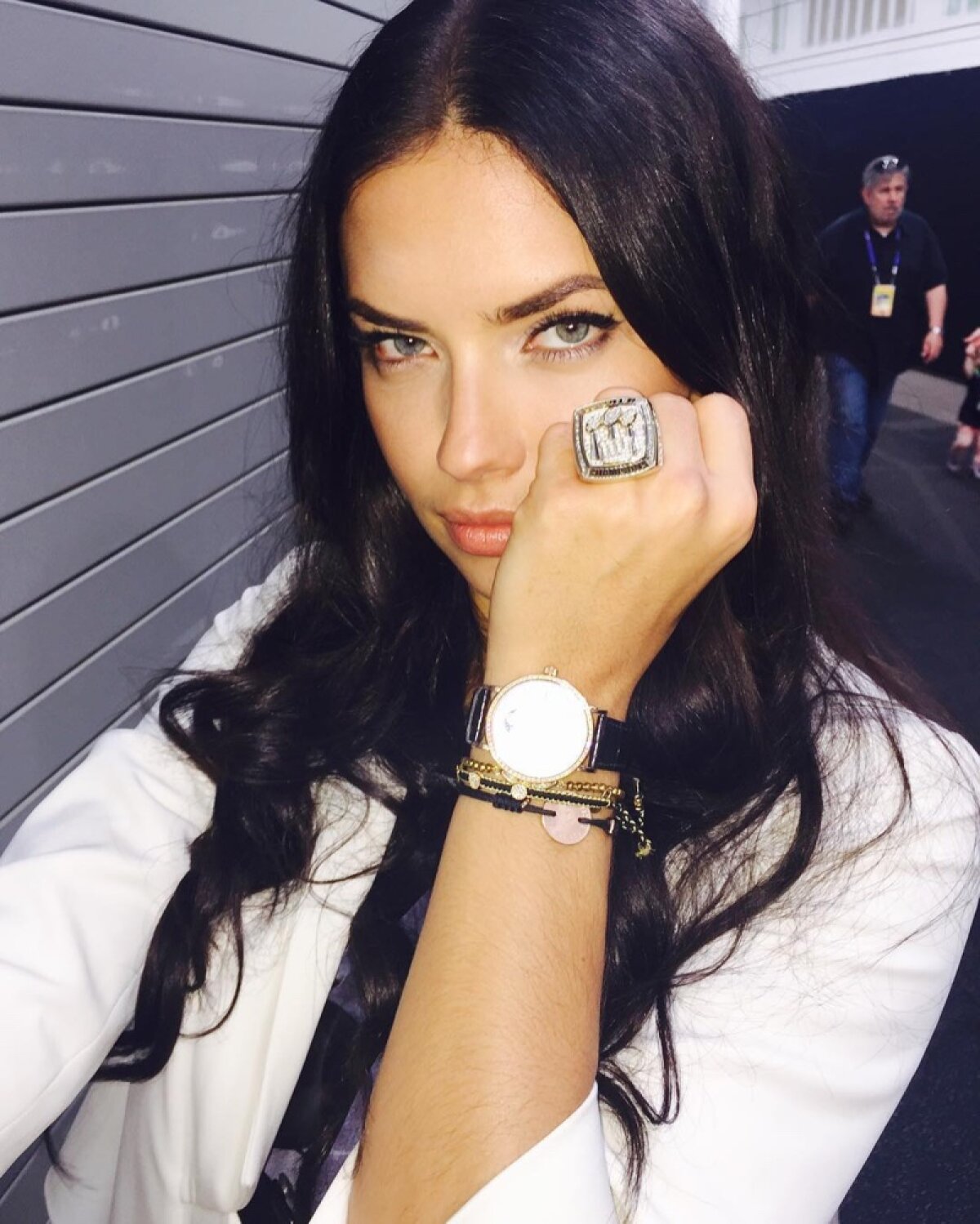 FOTO A renunțat la sport pentru cărți » Superba Adriana Lima s-a despărțit de un baschetbalist pentru un scriitor