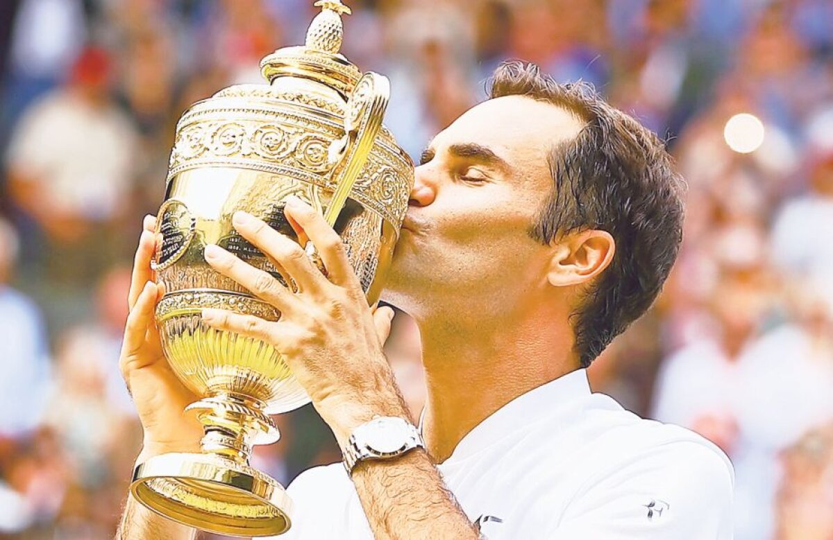 FOTO Dulcele sărut al gloriei după al optulea trofeu la Wimbledon » Roger Federer, campionul absolut