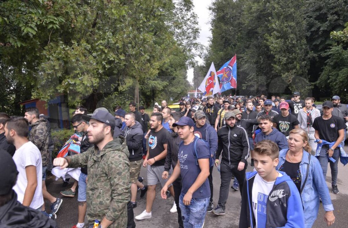 VIDEO + FOTO Primul antrenament pentru Steaua! Sute de fani au venit în Ghencea pentru a susține echipa