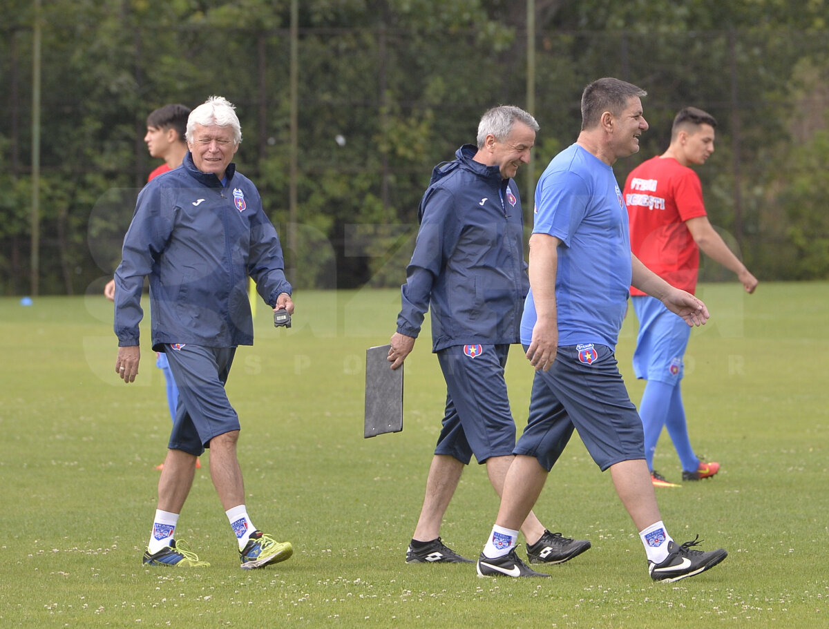 VIDEO + FOTO Primul antrenament pentru Steaua! Sute de fani au venit în Ghencea pentru a susține echipa