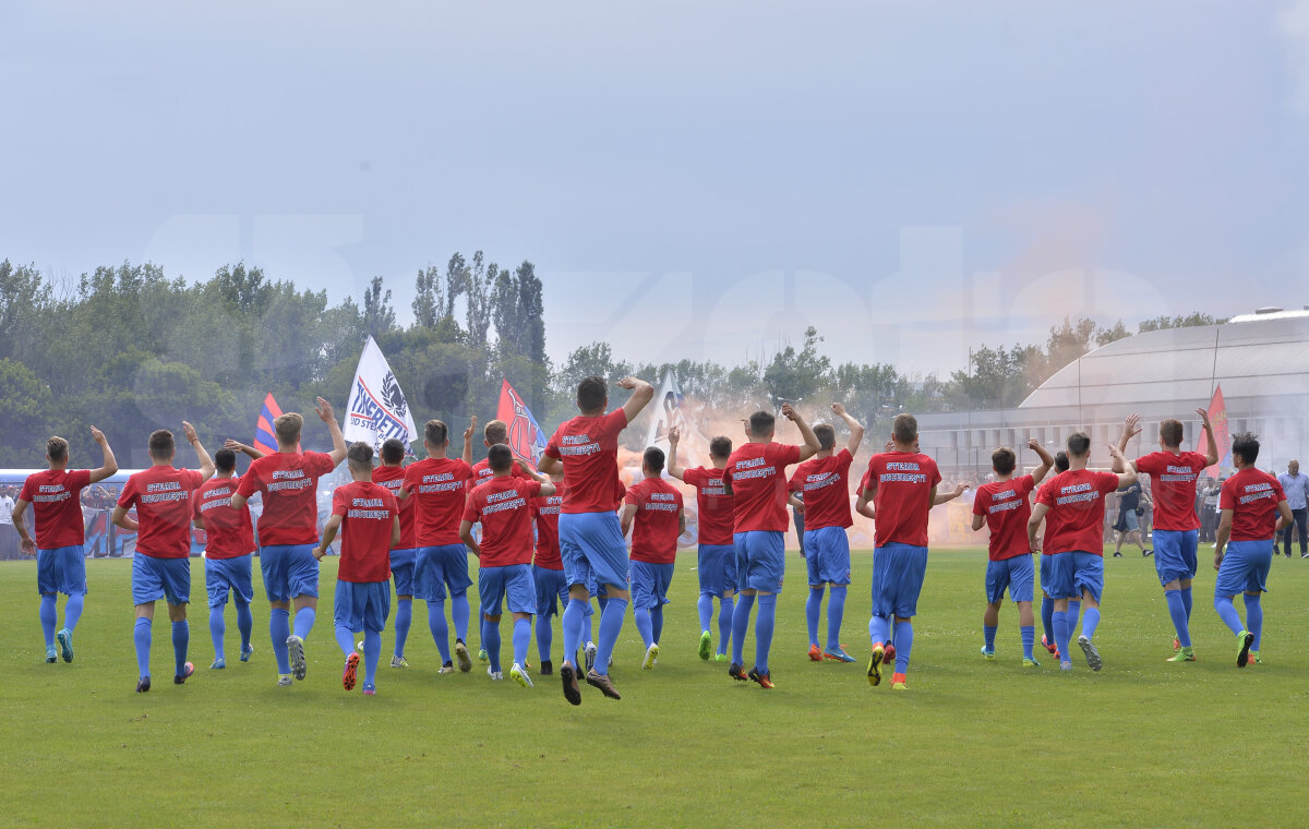 VIDEO + FOTO Primul antrenament pentru Steaua! Sute de fani au venit în Ghencea pentru a susține echipa