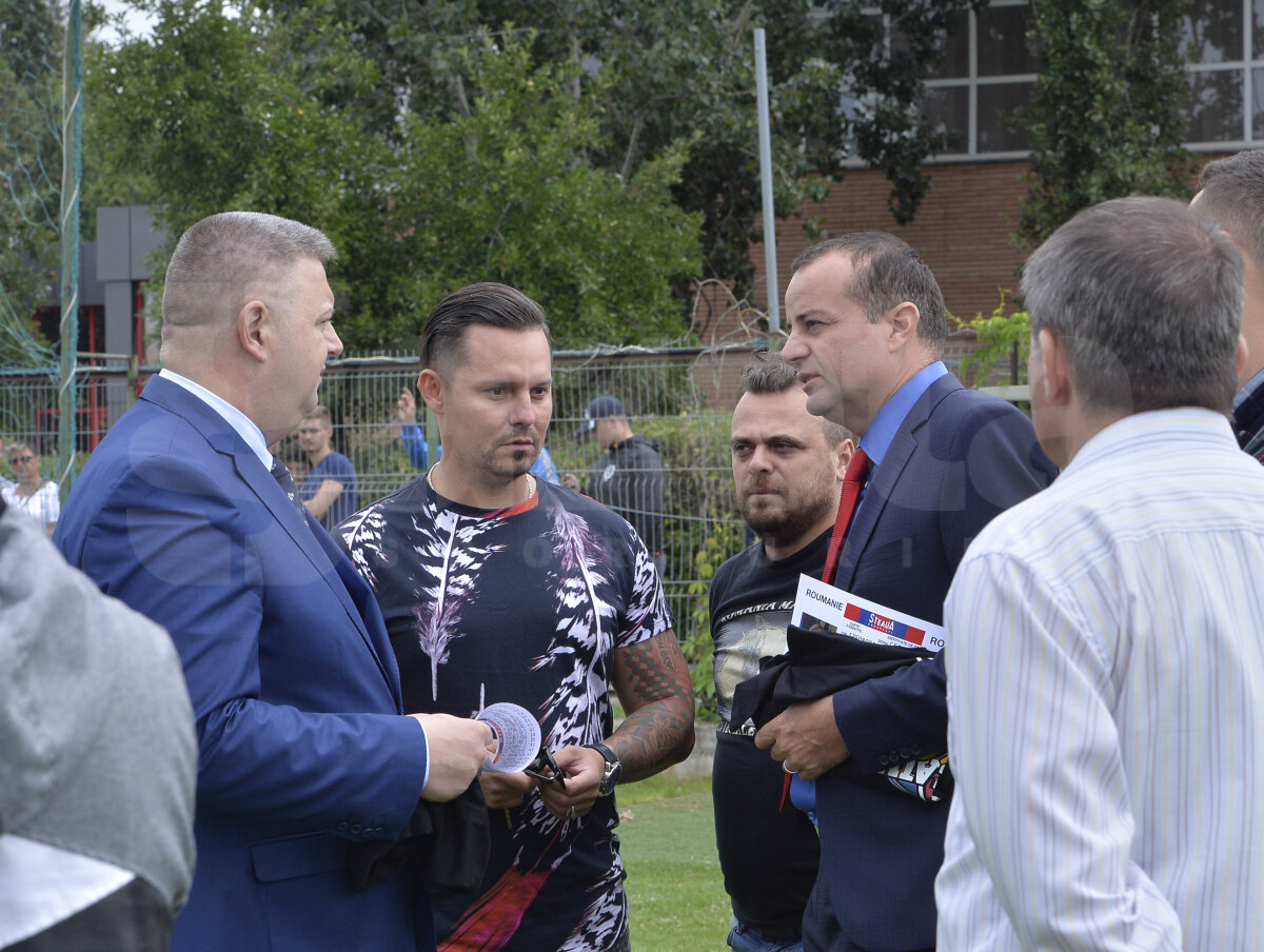 VIDEO + FOTO Primul antrenament pentru Steaua! Sute de fani au venit în Ghencea pentru a susține echipa