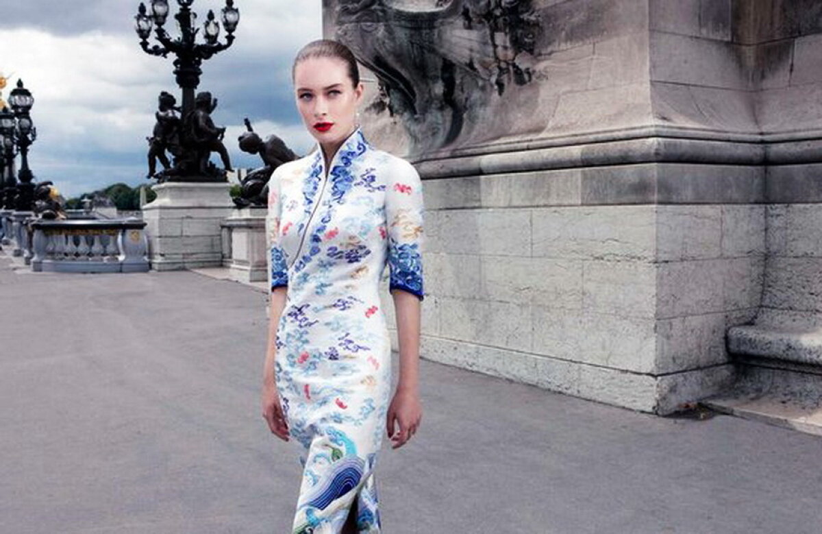 FOTO Ele sunt cele mai frumoase stewardese. Sunt îmbrăcate haute couture!