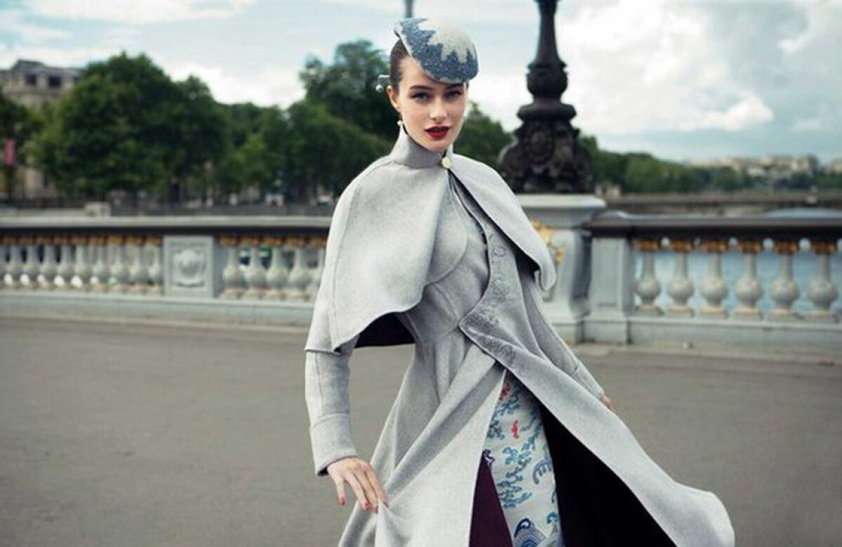 FOTO Ele sunt cele mai frumoase stewardese. Sunt îmbrăcate haute couture!