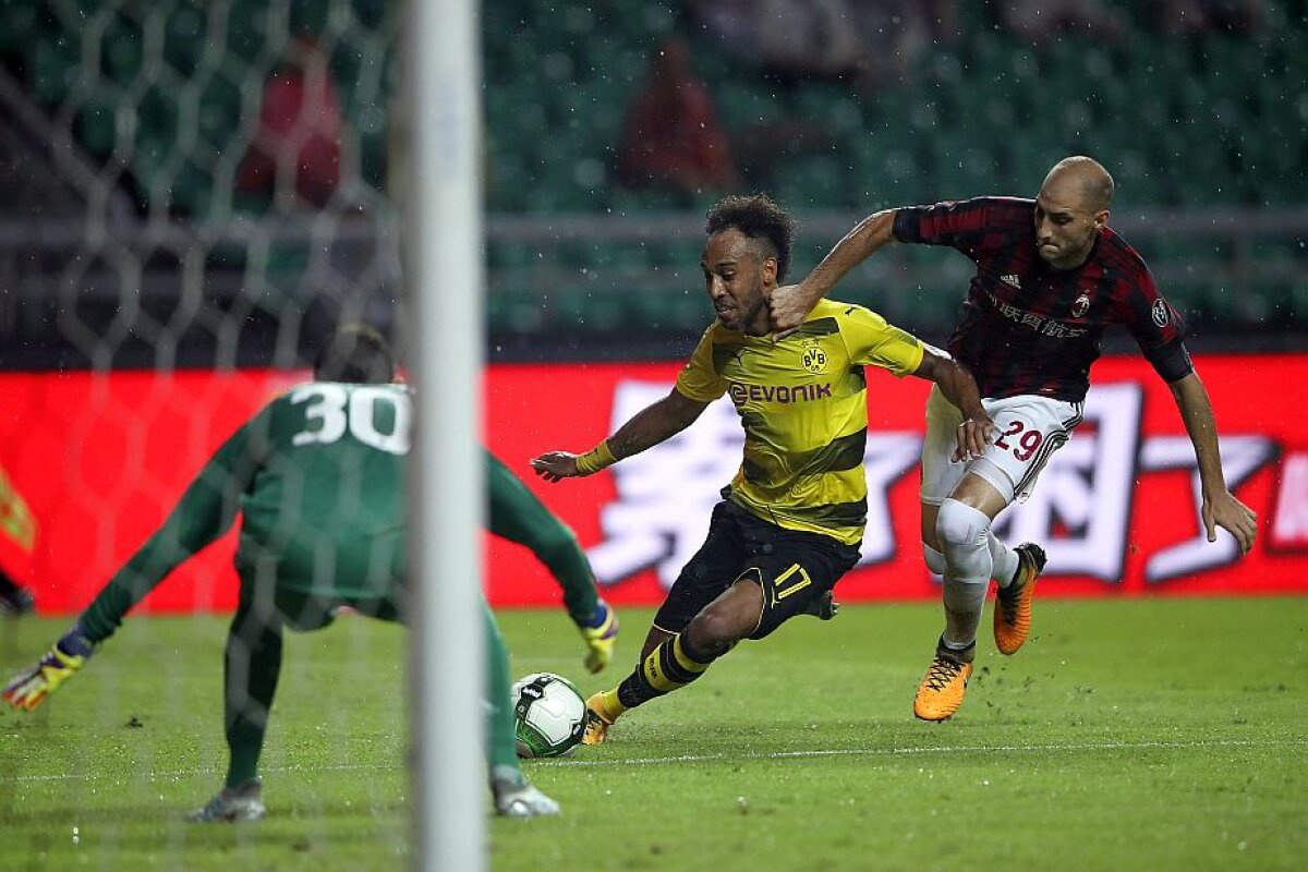 VIDEO+FOTO AC Milan, surclasată de Borussia Dortmund » Evoluţie dezamăgitoare pentru adversara craiovenilor din Europa League