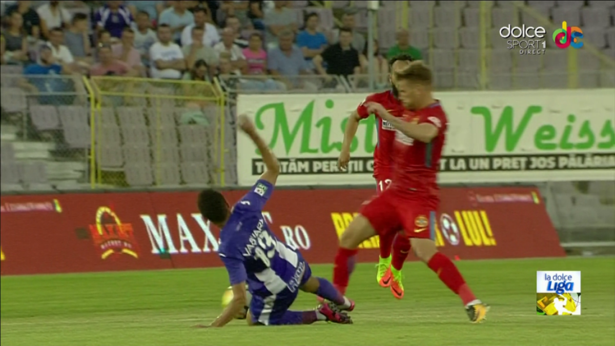 FOTO Eroare a lui Andrei Chivulete în meciul ACS Poli - FCSB! A iertat un jucător al lui Poli de eliminare în minutul 16