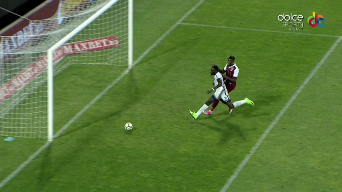 VIDEO + FOTO Autogol caraghios pentru fundașul pe care Becali a pus ochii: a îngropat-o pe Viitorul