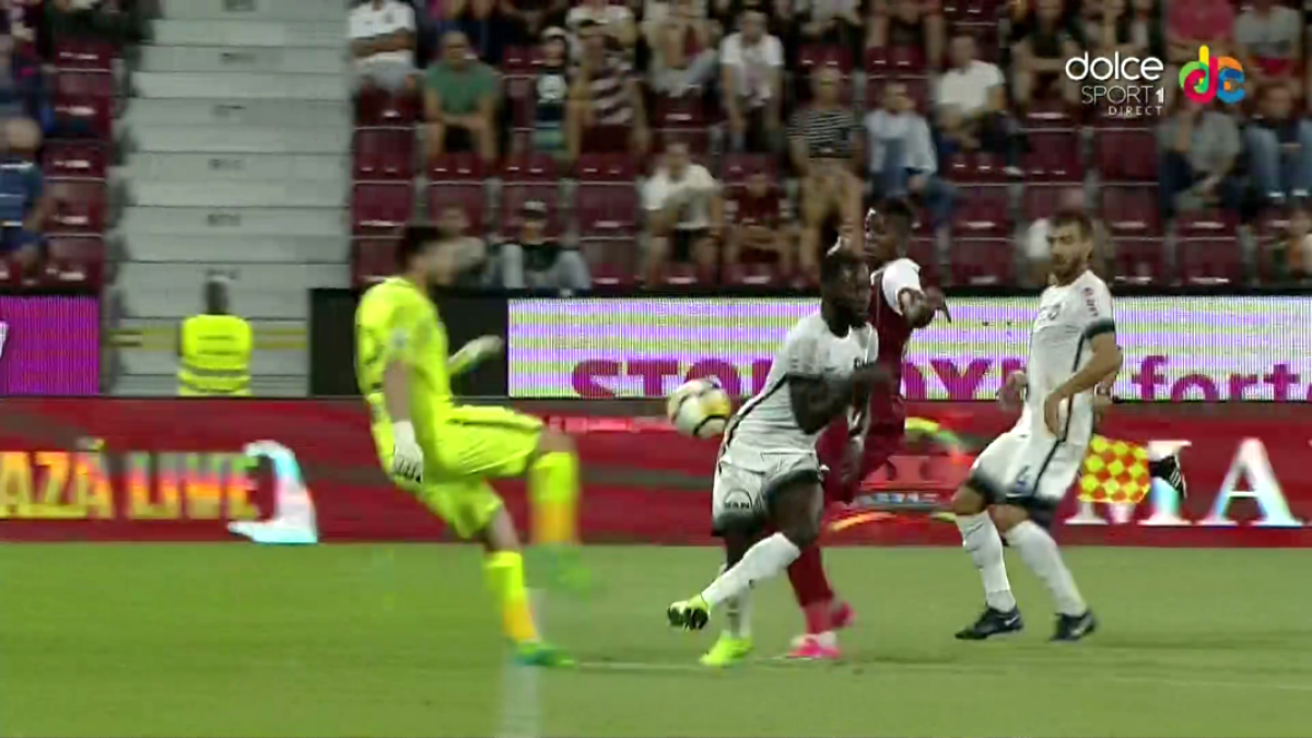 VIDEO + FOTO Autogol caraghios pentru fundașul pe care Becali a pus ochii: a îngropat-o pe Viitorul