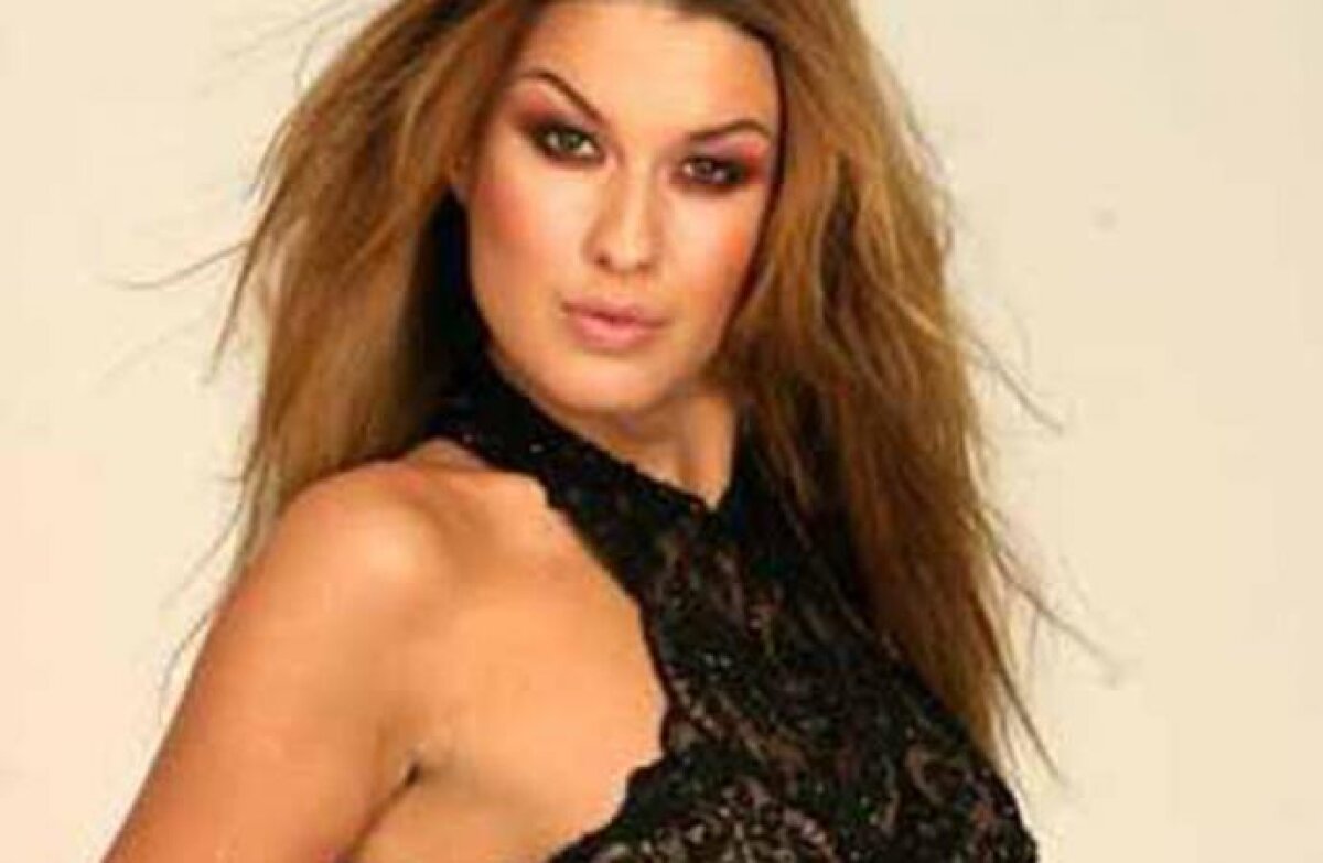 FOTO Ce pilot sexy are "Aeroplanul"! Milan vine în România cu întregul arsenal :) Montella are o soție superbă