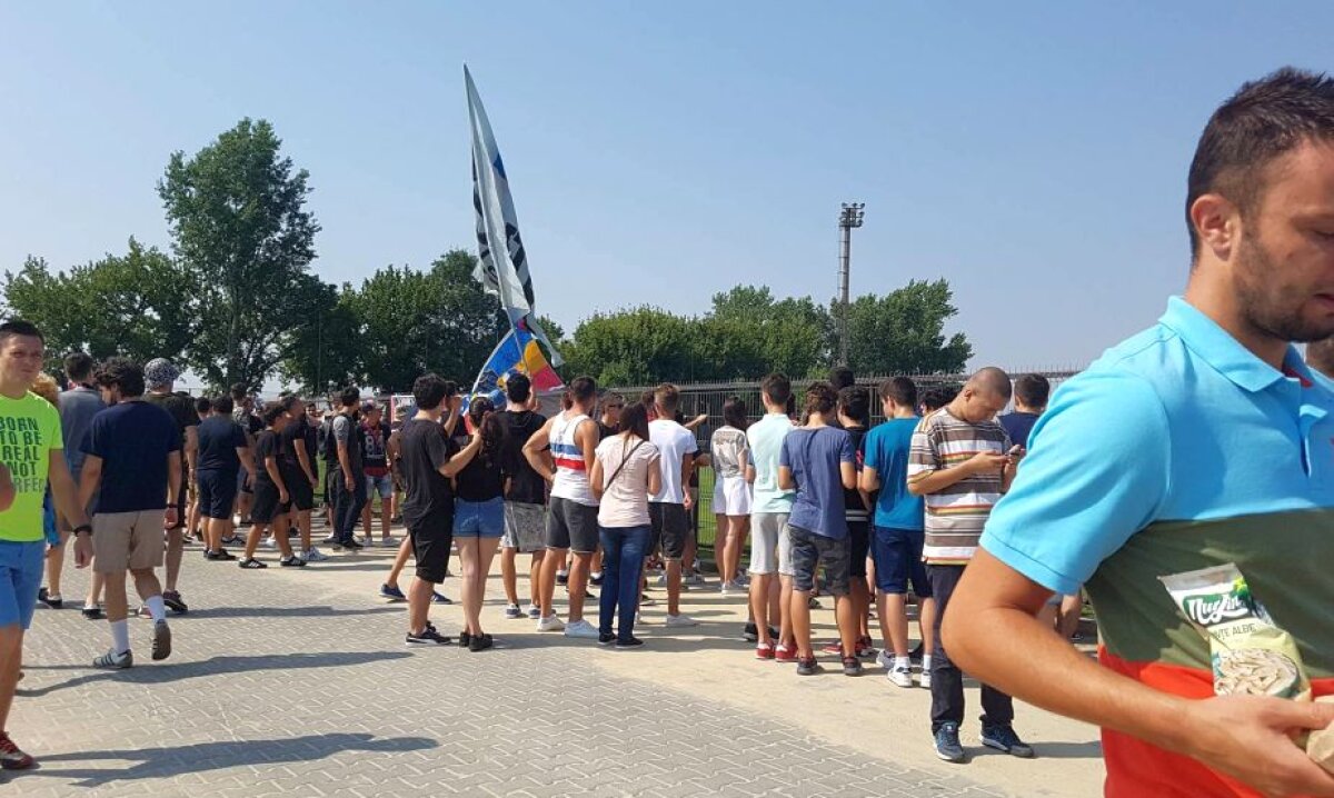 VIDEO + FOTO » CSA Steaua a câștigat categoric primul meci amical de la revenire » Fanii au fost la înălțime: "Nu am renunțat nici n-am plecat vreodată / Am fost și vom rămâne alături de Armată"