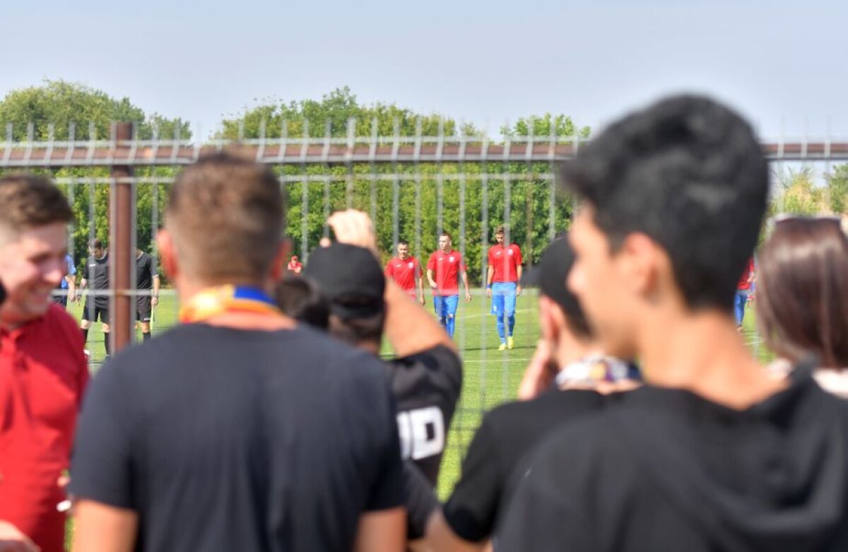 VIDEO + FOTO » CSA Steaua a câștigat categoric primul meci amical de la revenire » Fanii au fost la înălțime: "Nu am renunțat nici n-am plecat vreodată / Am fost și vom rămâne alături de Armată"