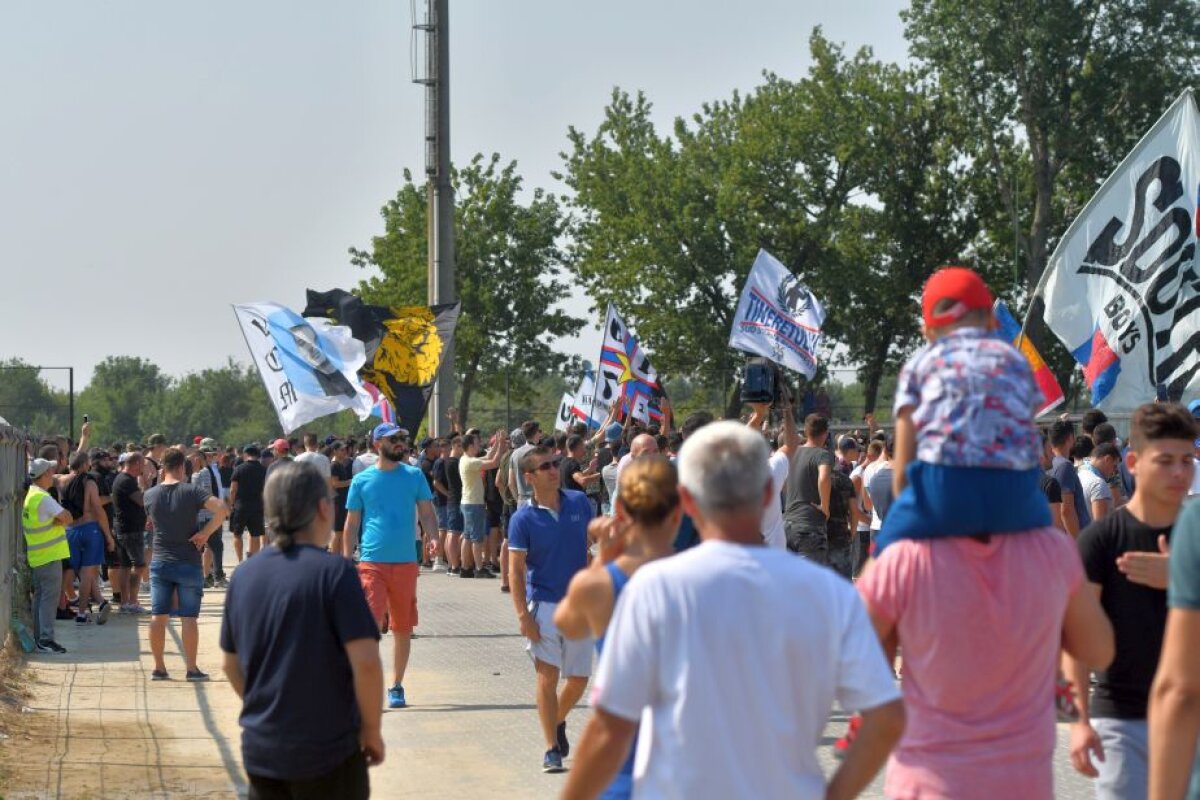 VIDEO + FOTO » CSA Steaua a câștigat categoric primul meci amical de la revenire » Fanii au fost la înălțime: "Nu am renunțat nici n-am plecat vreodată / Am fost și vom rămâne alături de Armată"