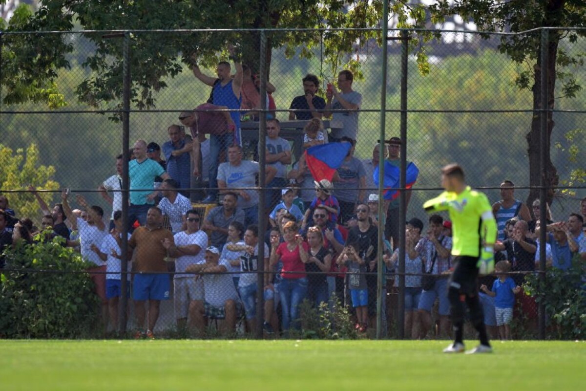 VIDEO + FOTO » CSA Steaua a câștigat categoric primul meci amical de la revenire » Fanii au fost la înălțime: "Nu am renunțat nici n-am plecat vreodată / Am fost și vom rămâne alături de Armată"