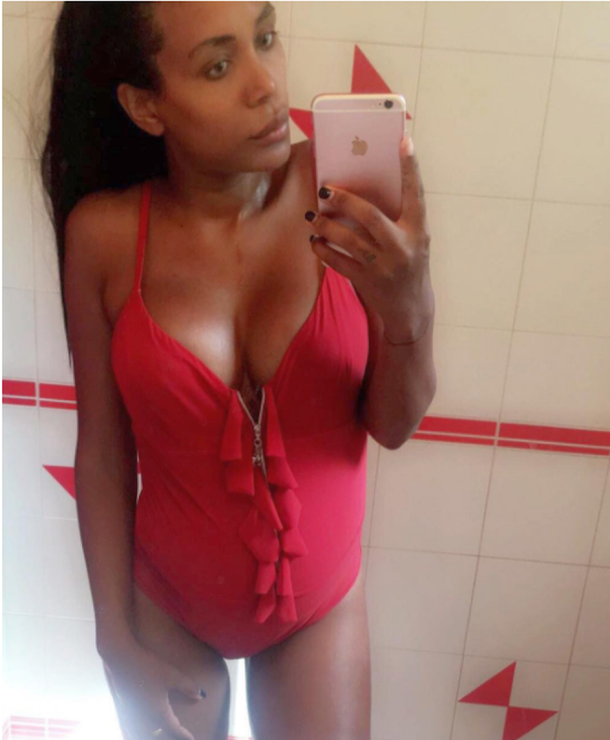 GALERIE FOTO Achiziții explozive pentru AC Milan și la suporteri » Cea mai sexy fană a rossonerilor e răvășitoare!