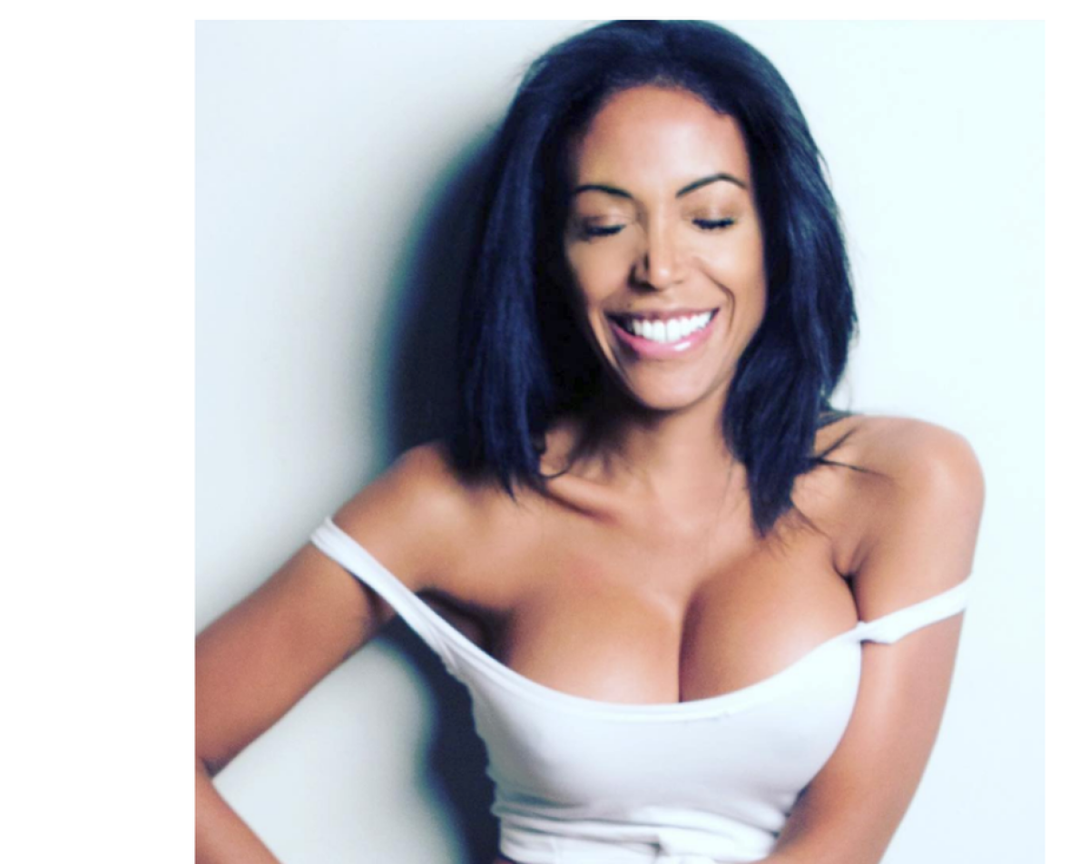 GALERIE FOTO Achiziții explozive pentru AC Milan și la suporteri » Cea mai sexy fană a rossonerilor e răvășitoare!