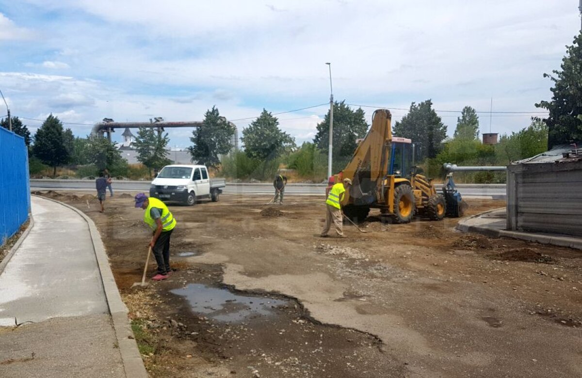 FOTO + VIDEO Corespondență de la Severin » Aici va ajunge Milan joi! Împrejurimile arenei, cosmetizate în stil anii '80, pe ultima sută: cum arată șantierul de la stadion