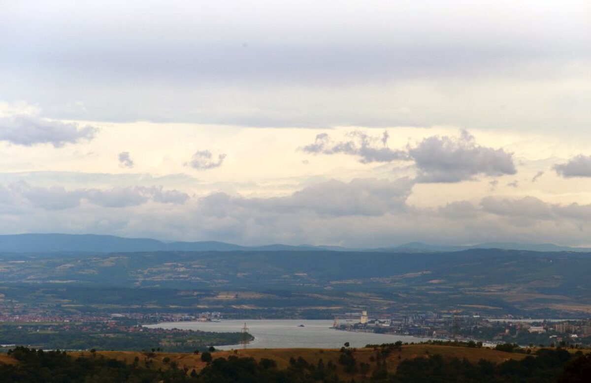 Donnarumma prin Strehaia, Filiași și Ghelmegioaia » Gazeta a urmat drumul pe care-l va face joi AC Milan pe ruta Craiova - Ișalnița - Filiași - Strehaia - Drobeta Turnu Severin